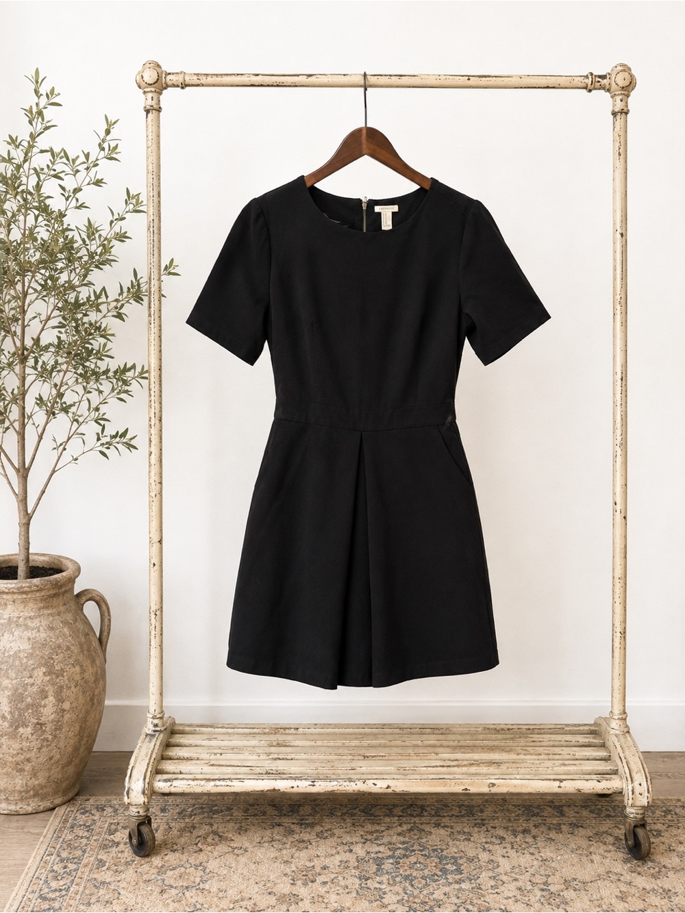 Forever 21 Black Short-Sleeve A-Line Dress